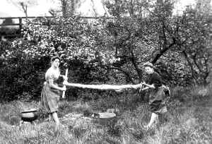 Wringing: Strathpeffer, c1890