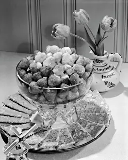 Frt001: Strawberries In Bowl Dutch Cookies