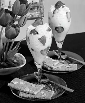 Frt001: Strawberry Dessert Tulips Retro