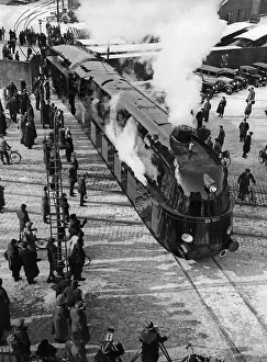 Streamliner: Streamlined steam locomotive, 1935