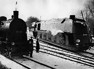 Grunewald: A streamlined steam locomotive and a conventional engine