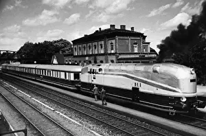 Streamliner: A streamliner, 1935