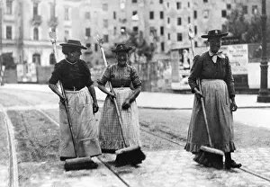Broom: Street cleaners in Munich, 1906
