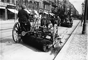 Reins: Street cleaning in Berlin, 1925