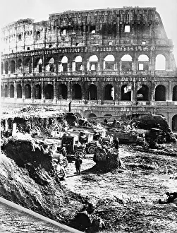 Coliseum: Street construction in front of the Coliseum in Rome, 1932