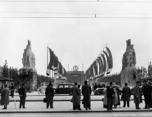 Unfinished: Street decorated with flags for the exhibition Schaffen