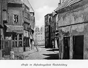 Atelier: Street on the grounds of Ufa in Neubabelsberg