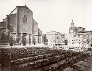 Bologna: Street market, Piazza Maggiore, Bologna, Italy