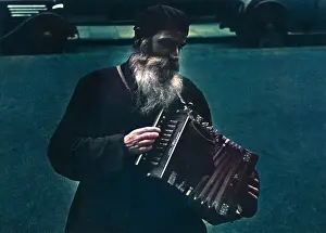Busking: STREET MUSICIAN