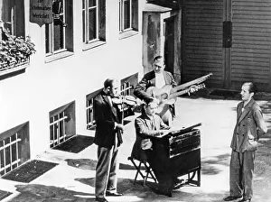 Audition: Street musicians, 1932
