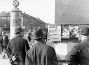 Hung: Street newspapers in WW2, 1940s