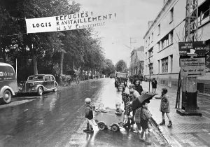 Stroller: Street scene in Beauvais, 1940