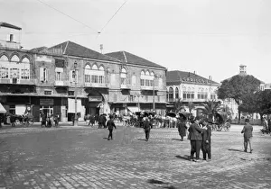 Canons: Street scene in Beirut, 1938