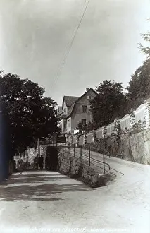 Steeply: Street scene in Bergen, Norway