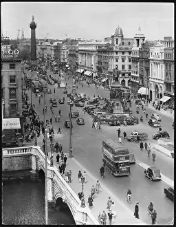 Gerald Wilson Collection: STREET SCENE/DUBLIN