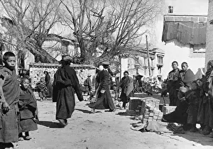 Tibet: Street scene in Lhasa, 1938/39