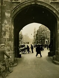 Handcart: Street scene in Manchester, 1932