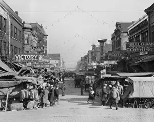 Maxwell: Street vendors in Chicago, 1929