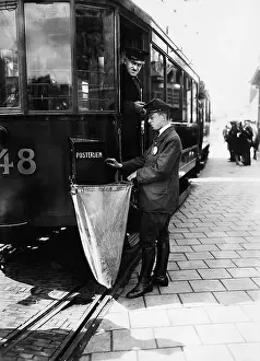 Emptied: Streetcar mailbox, 1928