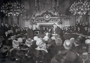 Stresemann signing the Locarno-pact