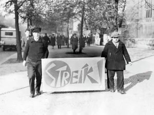 Strikers: Strike poster of the metal workers, 1930