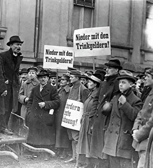 Wages: Striking Berliners, 1919