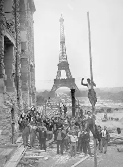 Trocadero: Striking workers in Paris, 1936