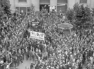 Boulogne: Striking workers at Renault in Paris, 1936