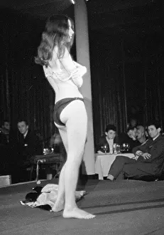Svorcik: Striptease show - nudity - sex