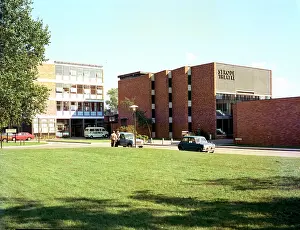Strode: Strode Theatre, Street