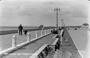 Worthing: Stroll Along West Parade
