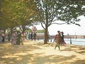 Strollers: Strollers on the Bregenz Lakeside promenade