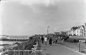 Cleethorpes: Strolling Along Cleethorpes Promenade