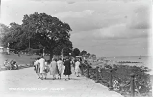 Cowes: Strolling Along the Seaside Promenade