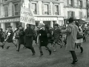 Sorbonne: Student demonstration, lack of space at Sorbonne, Paris