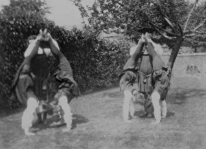 Bpeosa: Student pairs doing handstands