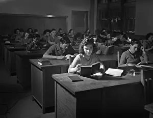 Rs6wnlcgr: Students in a business class 1942