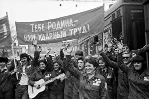 Tyumen: Students of construction team, 1981