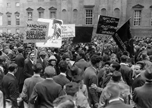 Becker: Students demonstrate in Berlin, 1932