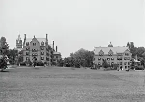 Holyoke: Students - education - campus - Mount Holyoke - college