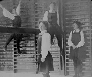 Bpeosa: Students in gym