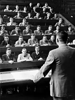 Veterinary: Students in the lecture hall, 1940