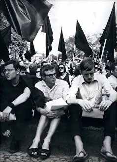 Mourn: Students mourn fellow-student in Berlin, Germany