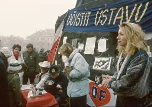 Khol: Students - petition - constitution - Old Town Square
