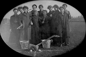 Bpeosa: Students with pitch marking equipment