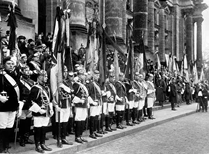 Unspecified: STUDENTS AT REICHSTAG