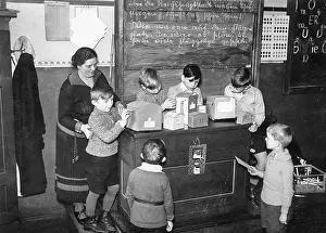 Wilmersdorf: Students tinker, 1933