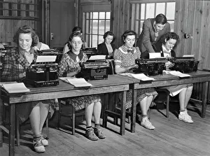 Plantations: Students - typing - education - school