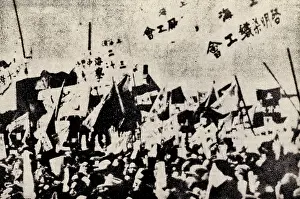 Aimed: Students and Workers of Shanghai Celebrate the