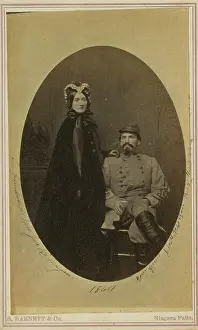 Carte: Studio portrait, Captain & Mrs Crabtree